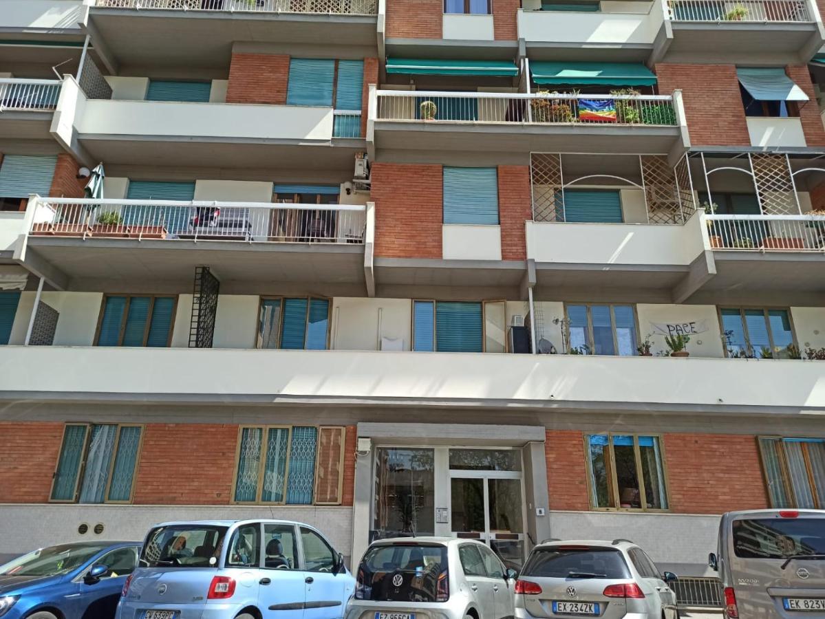 Casa Vacanze Giulia A Careggi Wi-Fi Apartment ฟลอเรนซ์ ภายนอก รูปภาพ